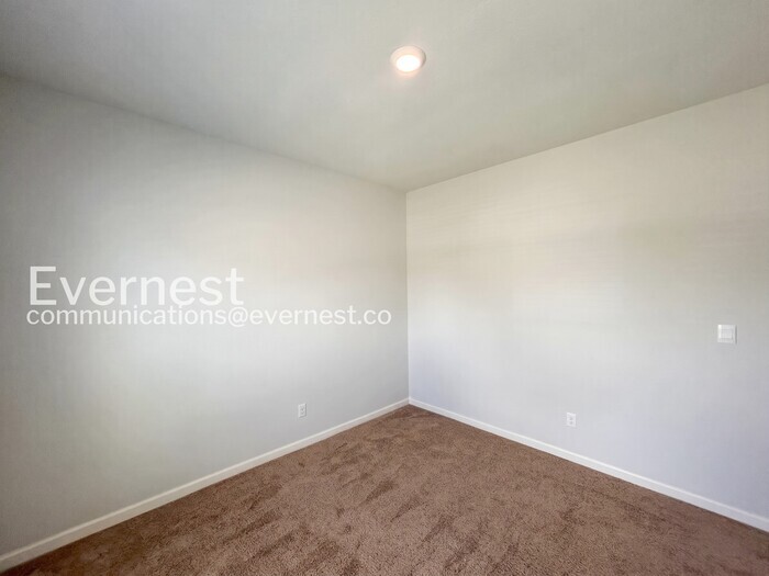 Building Photo - 8329 Gum Pond Dr