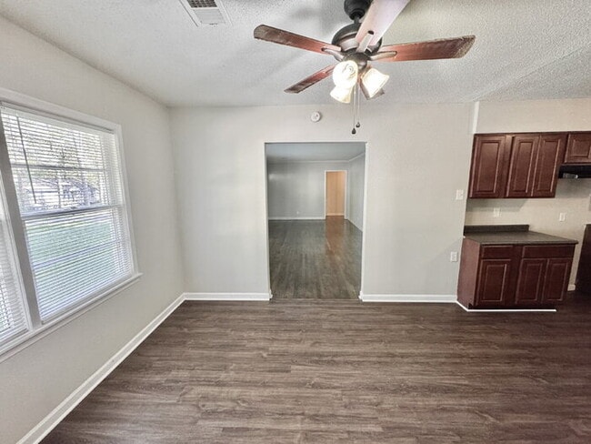 Building Photo - 2929 Bede Rd