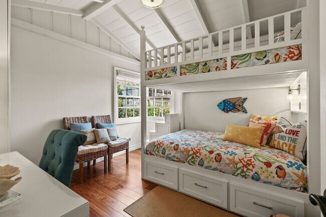 Building Photo - Virginia Way - Mohajer Unit A