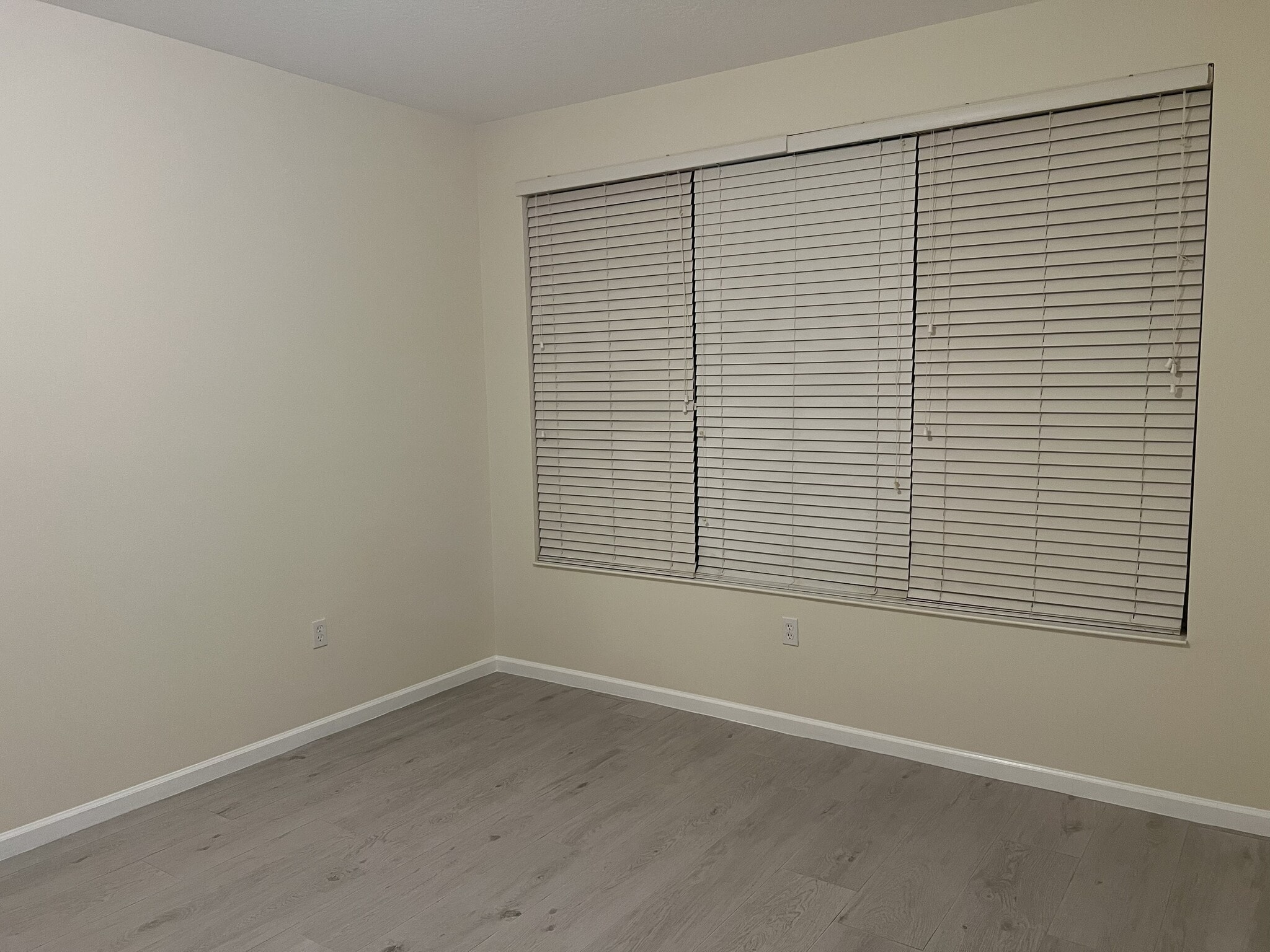 Building Photo - 2128 River Turia Cir