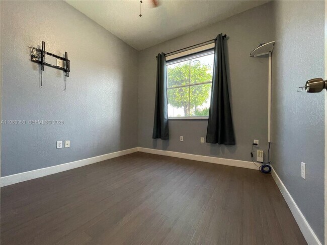 Building Photo - 10973 SW 236th Terrace