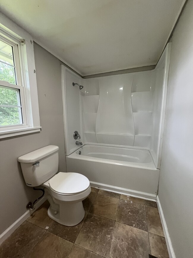 Building Photo - 173 Poplar St