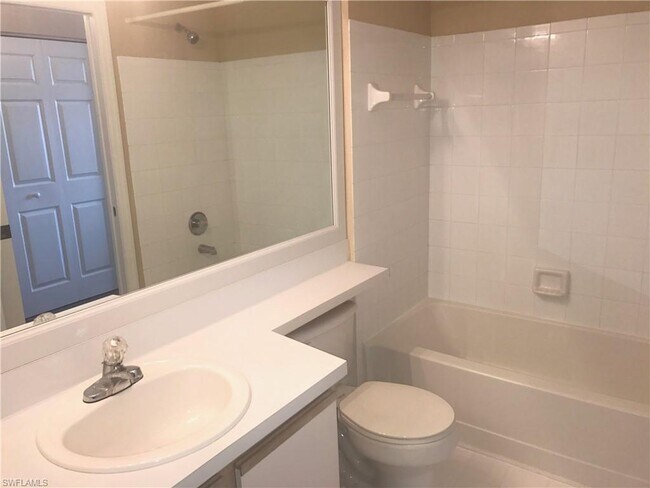 Building Photo - 6400 Aragon Way