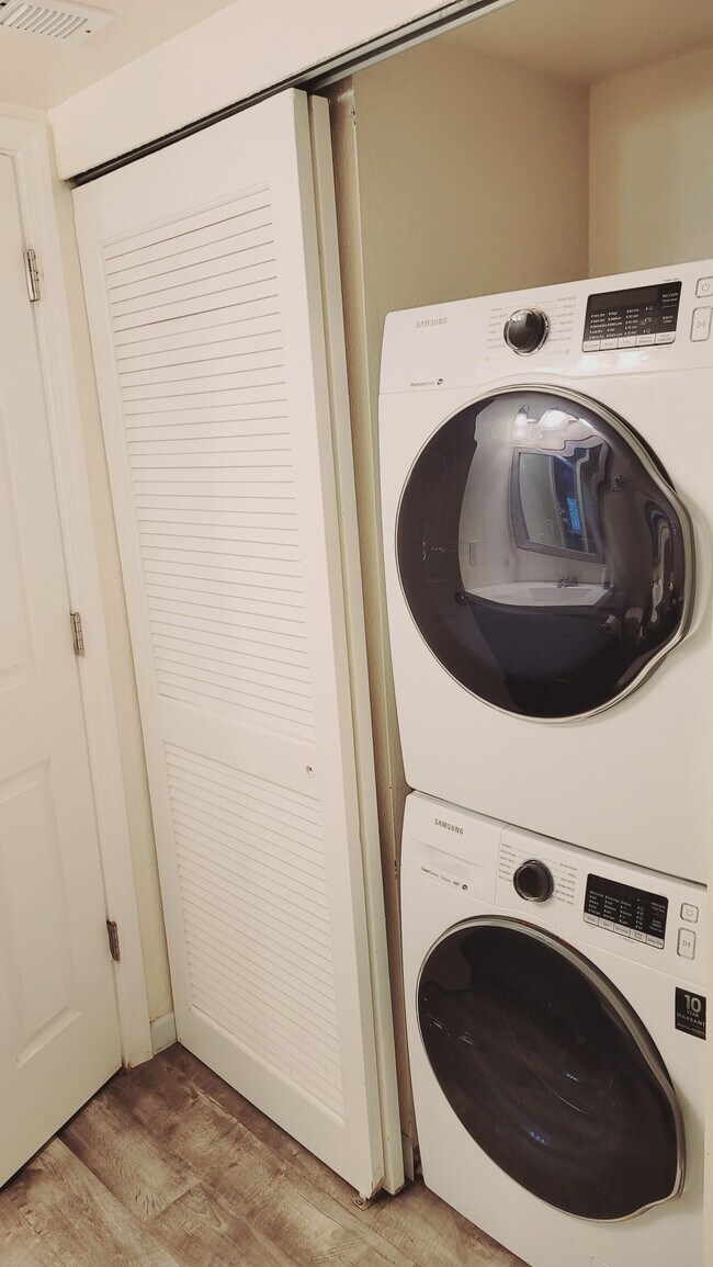 Washer and dryer - 16245 NE 12th Ct