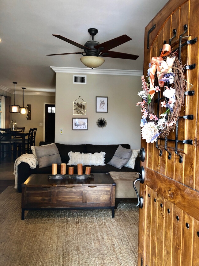 Building Photo - 2118 Ernest Ave