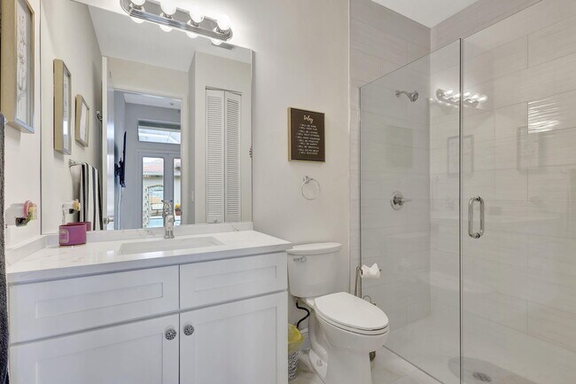 Building Photo - 10891 Fairmont Village Dr