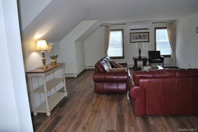 Building Photo - 25 Hathorn Rd