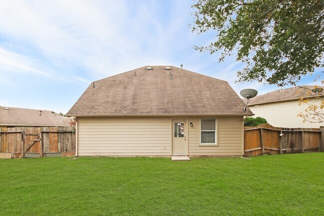 Building Photo - 807 Sycamore Ridge Ln