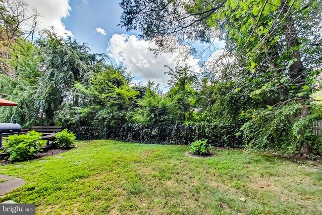 Building Photo - 806 Hope Ct