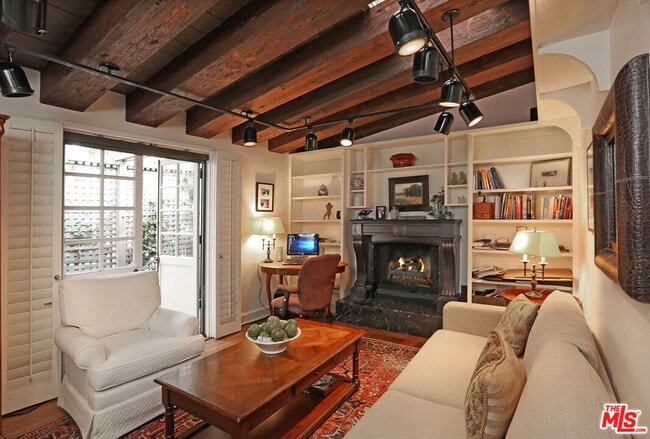 Building Photo - 2673 Mandeville Canyon Rd
