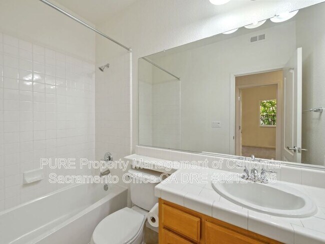 Building Photo - 2011 Misty Meadow Dr