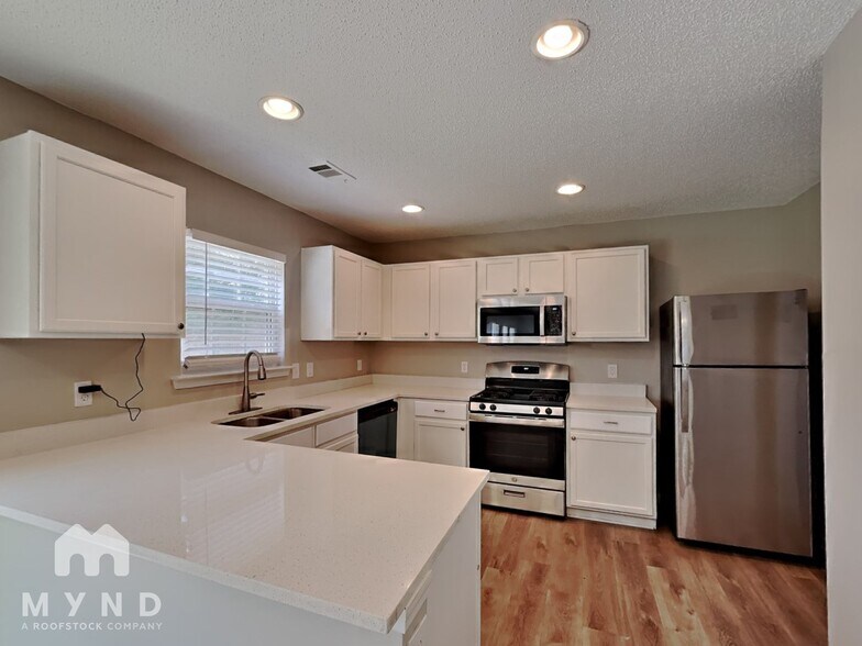 Building Photo - 3547 Devon Chase Rd