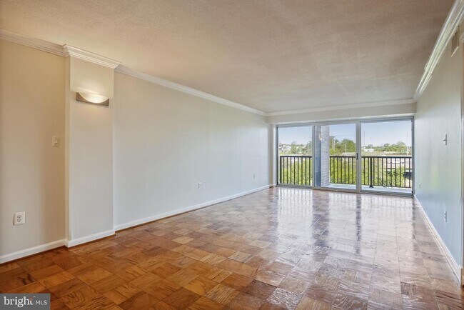 Building Photo - 1300 Army Navy Dr
