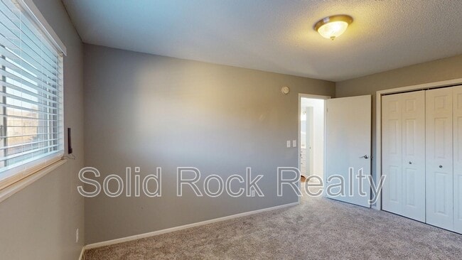 Building Photo - 6505 Wicklow Cir E
