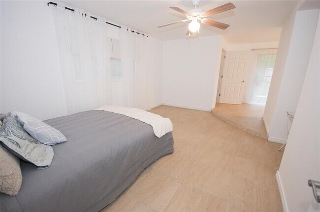 Building Photo - 10922 FM1764