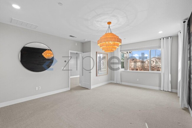 Building Photo - 285 Bear Creek Dr