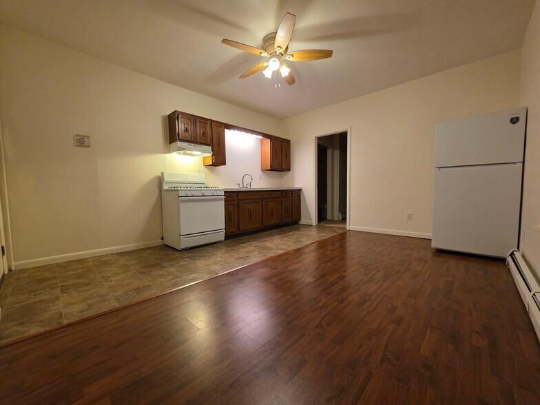 Building Photo - 430 Jordan Ave