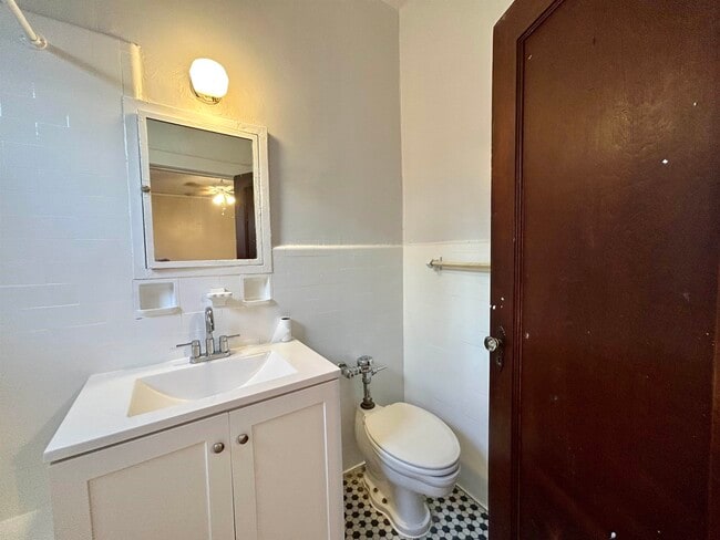 Building Photo - 1 Noll Pl