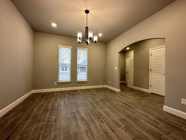 Building Photo - 2040 Tallgrass Ter