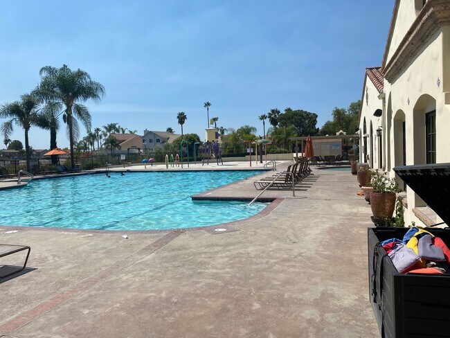 Building Photo - Beautiful 4-Bed, 2.5-Bath Home in Moreno Valley Ranch