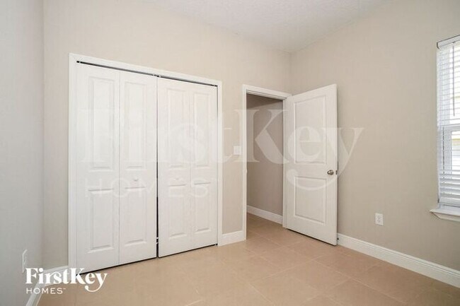 Building Photo - 568 Hummingbird Ct