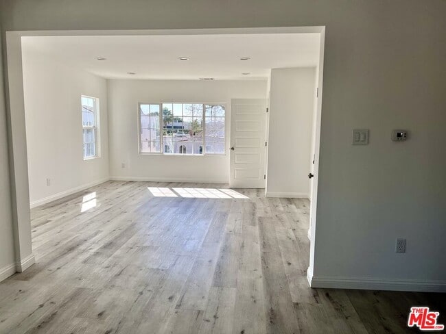 Building Photo - 1206 Keniston Ave