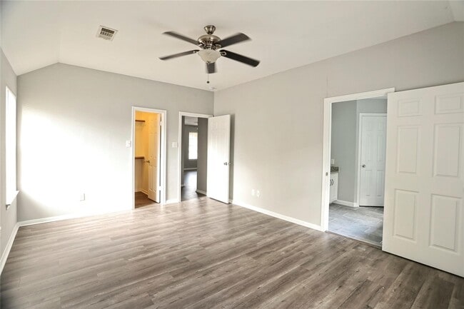 Building Photo - 18315 Water Mill Dr