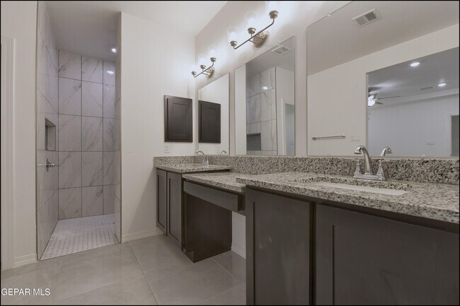 Building Photo - 12844 Giovanni Grajeda Ave