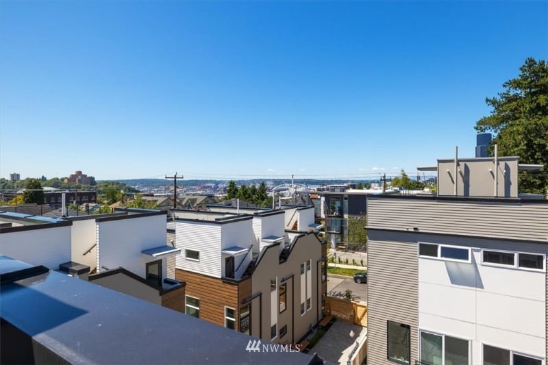 Building Photo - 212B 18th Ave