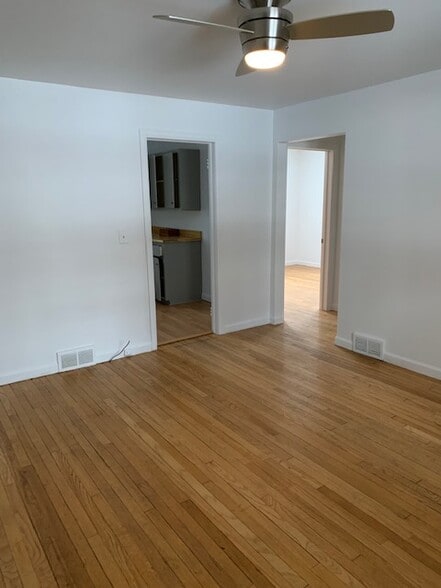 Main Livingroom access to Kitchen, Bedrooms/Bath - 71 Hadley Rd