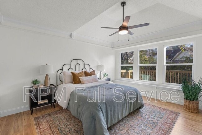 Building Photo - 4745 Aaron Dr