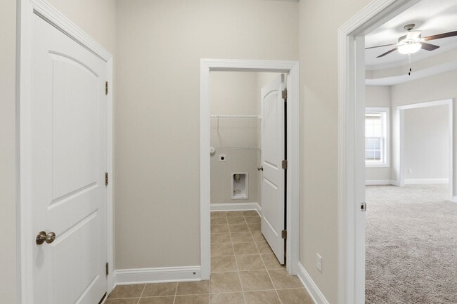 Building Photo - Spacious Living in Stateside – Comfort, Style & Convenience!