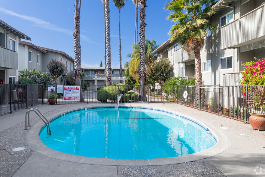 Primary Photo - Palm Villa