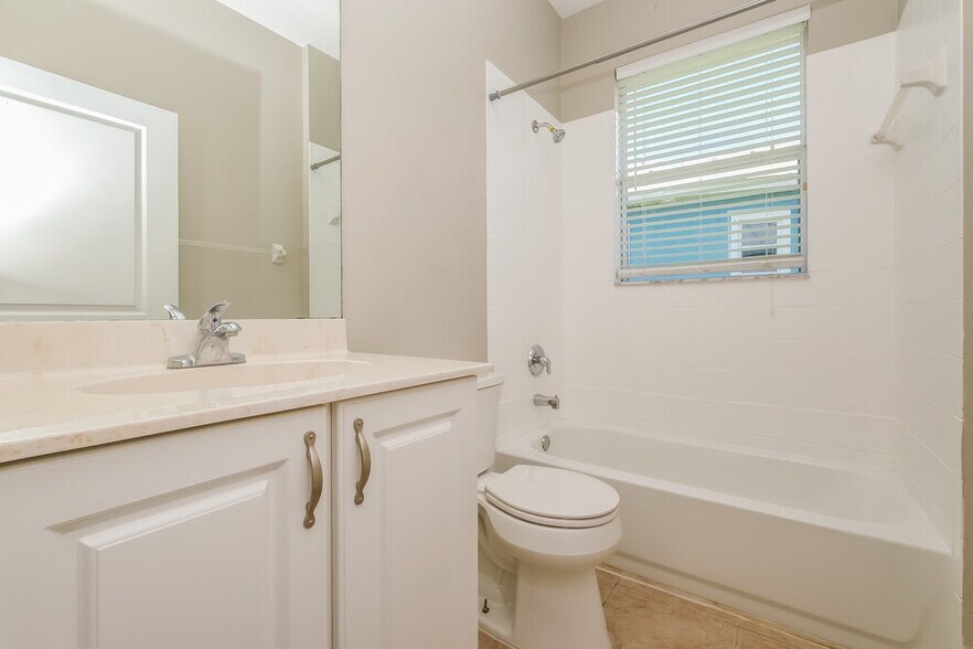 Building Photo - 569 Bimini Bay Blvd