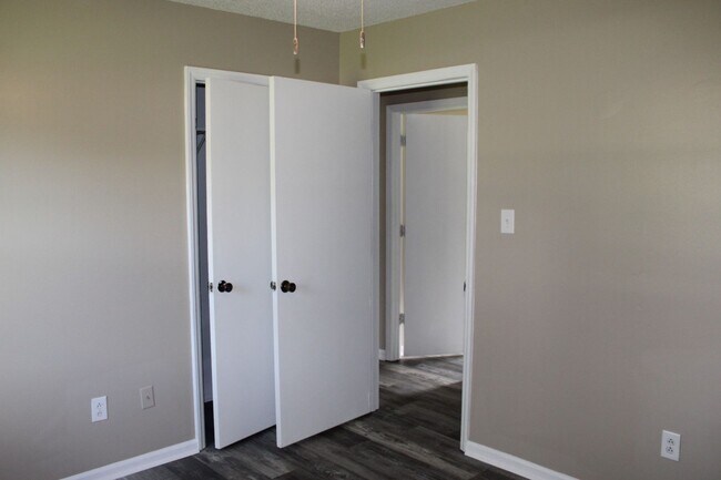 Building Photo - 101 Palmetta Dr