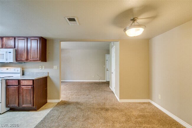 Building Photo - 4450 Sandy River Dr