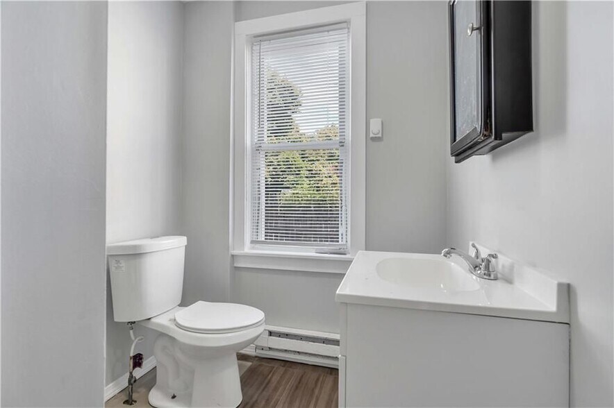 Building Photo - 109 Pocasset Ave