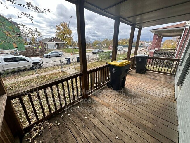 Building Photo - 2002 E 35th St