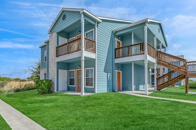 Building Photo - Portside Villas