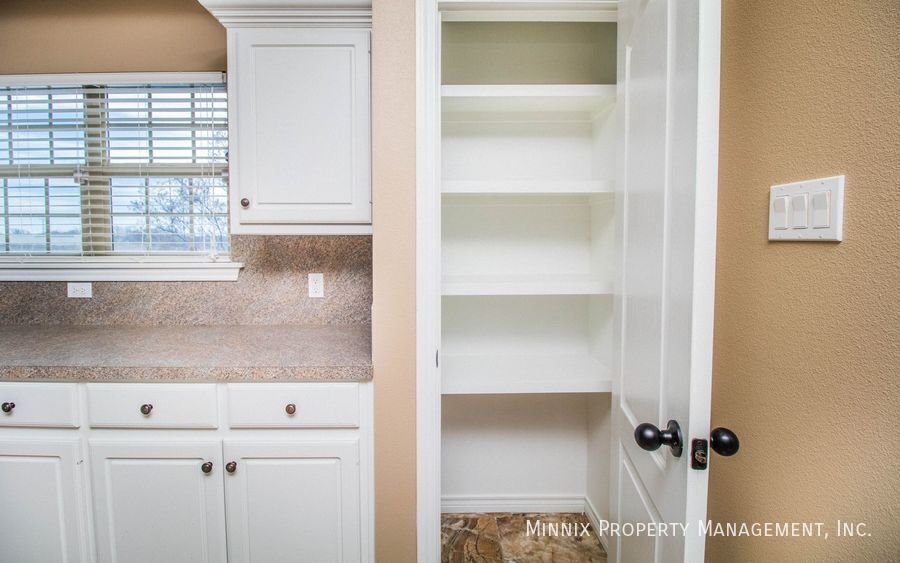 Building Photo - 5826 104th St