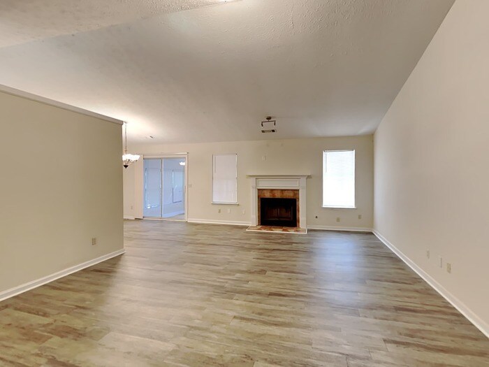 Building Photo - 1410 Stoneleigh Way