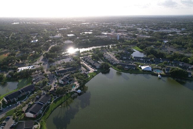 Building Photo - One Bed - One Bath - Water Front - First F...