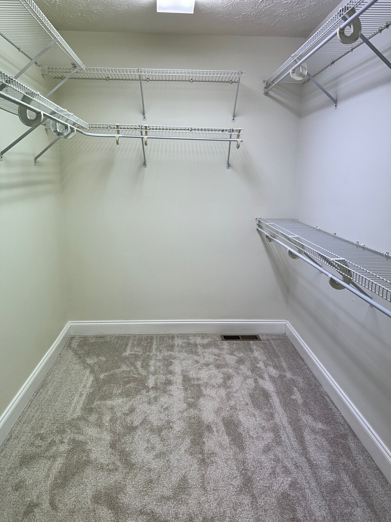 Master walk in closet - 13051 Sanderling Ln