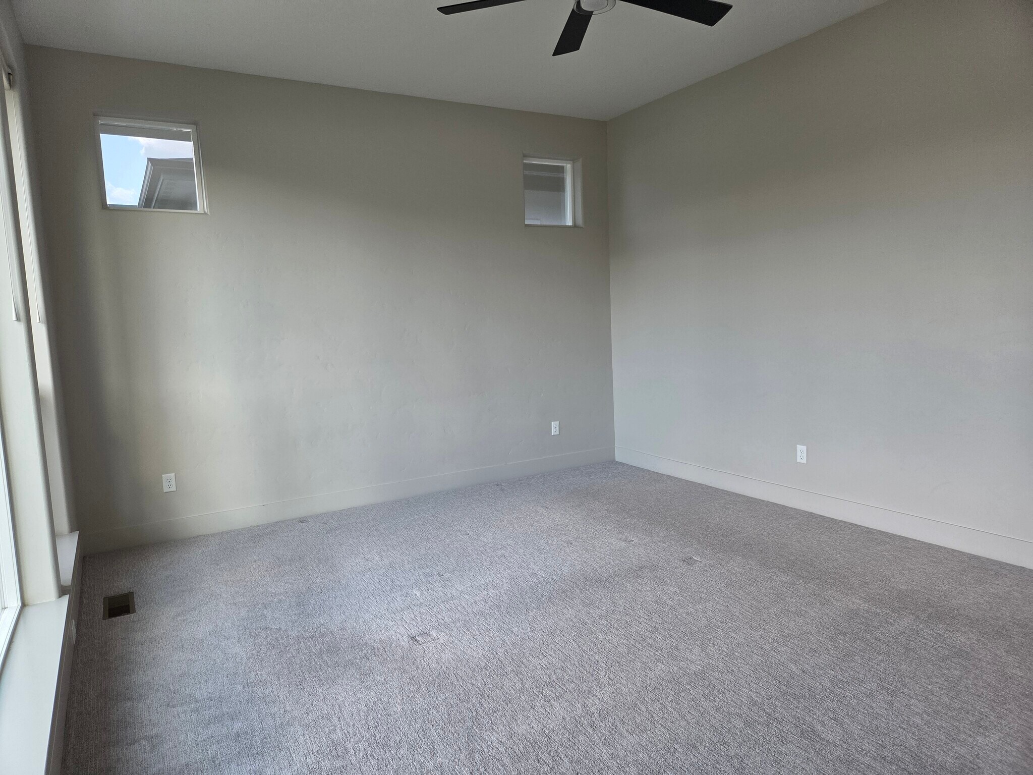 Building Photo - 8376 W Brooks Dr