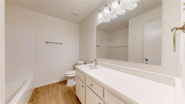 Building Photo - 7700 Chapin Rd