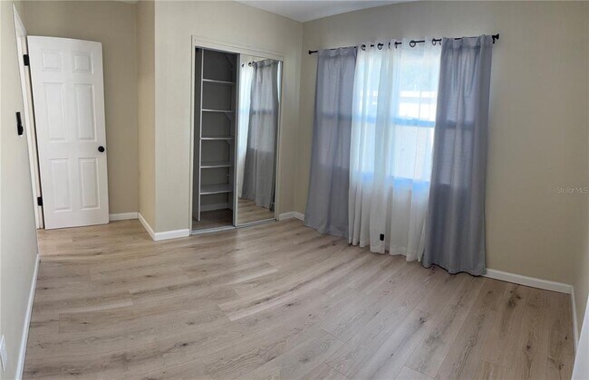 Building Photo - 7661 18th Way N