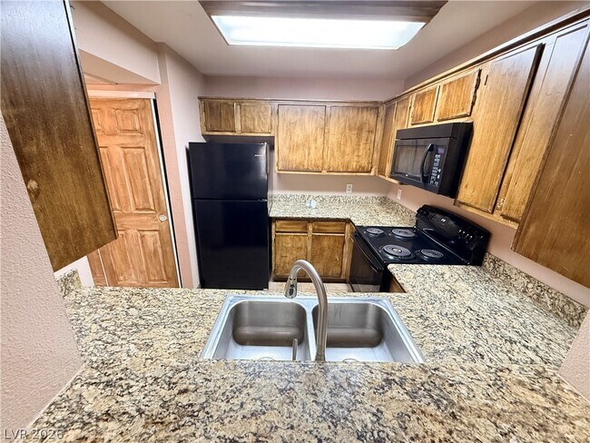 Building Photo - 7730 Secret Shore Dr