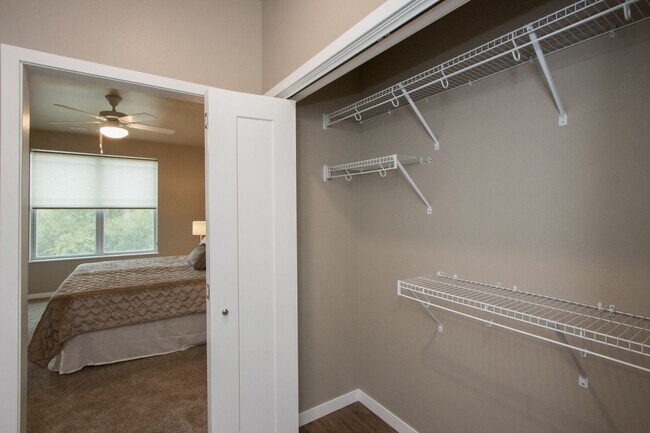 Building Photo - Spacious 2BR/2Bath end unit on third floor, available 6/1/2026