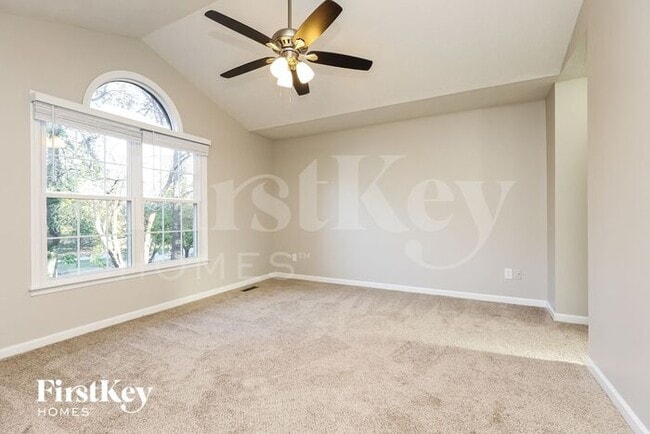 Building Photo - 802 Red Hollow Dr