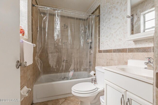 Building Photo - 1509 3rd St